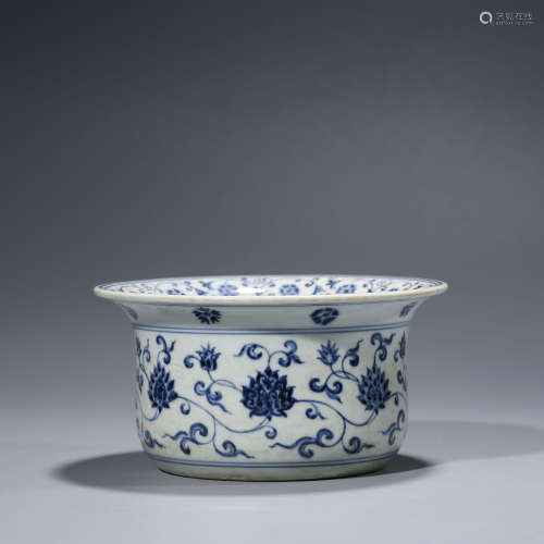 A CHINESE BLUE AND WHITE PORCELAIN INTERLOCK BRANCHES WASHER