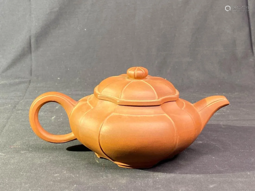 Chinese Yixin Teapot of lobbed Shape