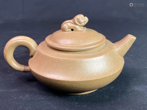 Chinese Yixin Teapot with Beast Finial