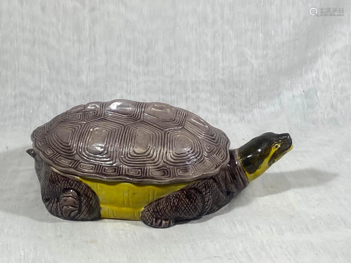 Chinese Erxport Porcelain Turtle Box