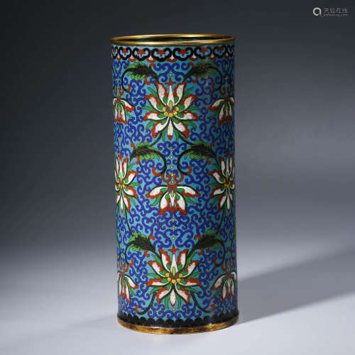 A CHINESE CLOISONNE ENAMEL HAT HOLDER MARKED QIAN LONG