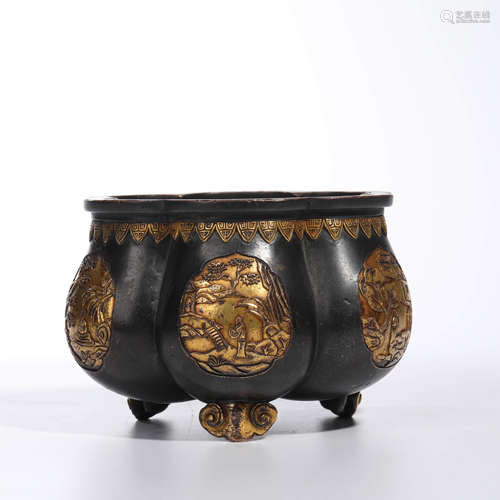 A CHINESE GILT-BRONZE LOBED CENSER