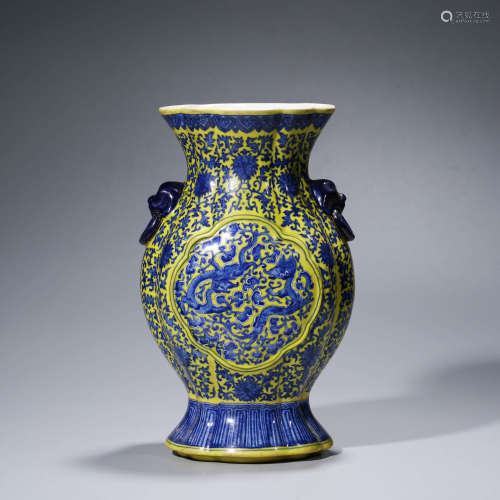 A CHINESE YELLOW-GROUND BLUE AND WHITE PORCELIAN DRAGON VASE MARKED QIAN LONG
