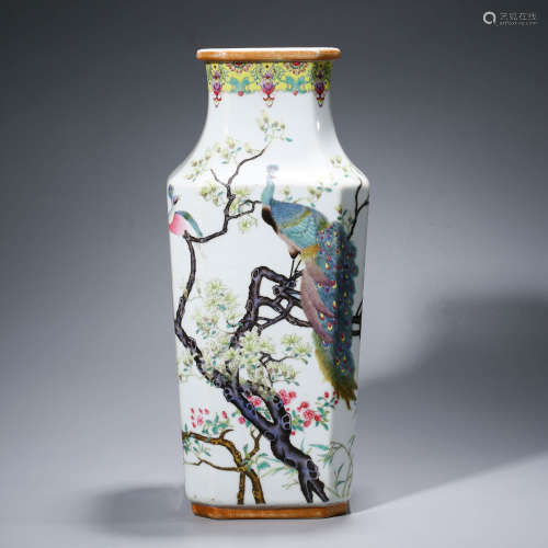 A CHINESE FAMILLE ROSE POCELAIN PEACOCK VASE MARKED QIAN LONG