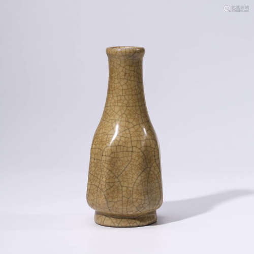A CHINESE GE-TYPE PORCELAIN VASE