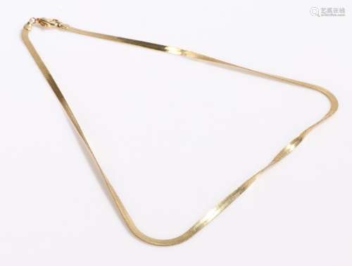 Gold coloured metal necklace, 42.5cm long, 6.1g