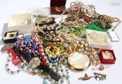 Costume jewellery to include necklaces, earrings etc. (qty)