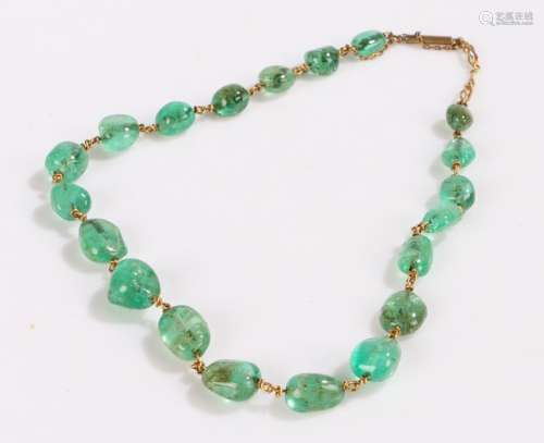 Green stone set necklace, in natural form