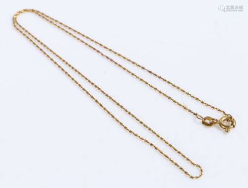 9 carat gold necklace, 40cm long, 0.8g