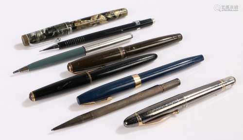 Two Parker Duofold fountain pens with 14 carat gold nibs, Summit fountain pen with 14 carat gold