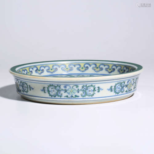 A CHINESE DOUCAI PORCELIAN INTERLOCK BRANCHES AND DRAGON DISH MARKED QIAN LONG