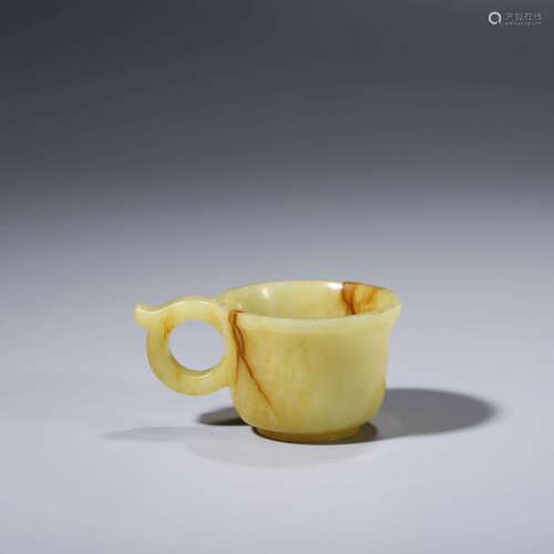 A CHINESE YELLOW JADE CUP