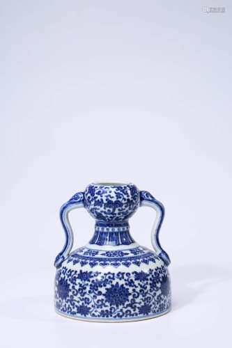 A CHINESE BLUE AND WHITE PORCELAIN INTERLOCK BRANCHES DOUBLE-GOURD VASE MARKED QIAN LONG