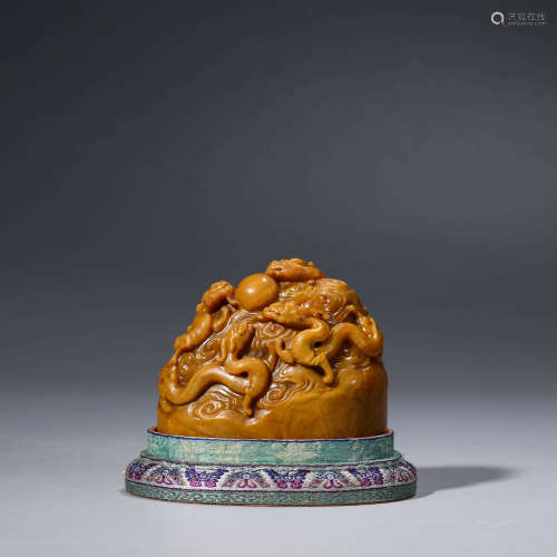 A QING CHINESE YELLOW STONE DRAGON SEAL