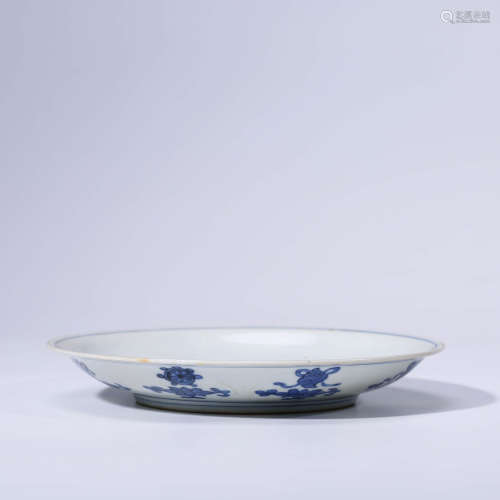 A CHINESE BLUE AND WHITE PORCELAIN LONGEVITY DISH MARKED WAN LI