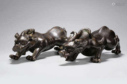 PAIR OF CHINESE BRONZE ORNAMENT