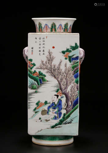 CHINESE WUCAI SQUARED VASE