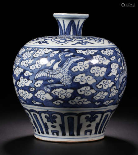 CHINESE BLUE & WHITE VASE