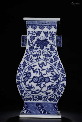 QIANLONG MARK, CHINESE BLUE & WHITE VASE