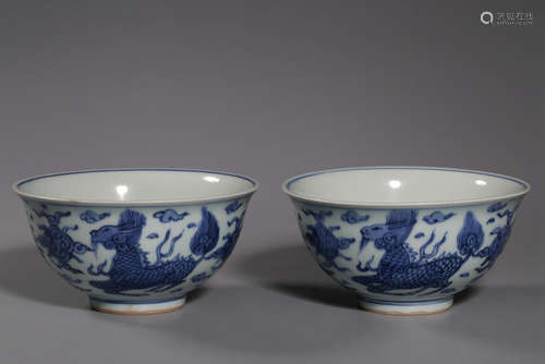 PAIR OF CHINESE BLUE & WHITE BOWL