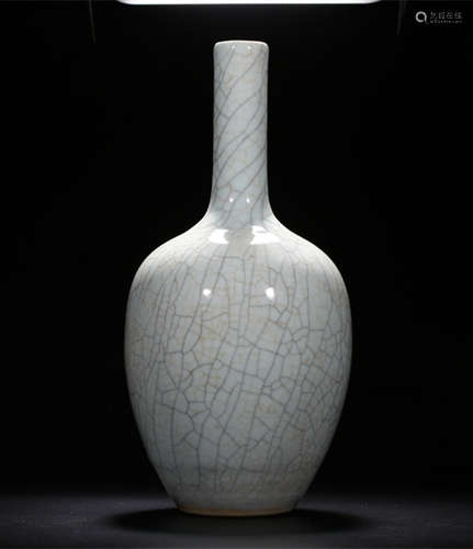 CHINESE GE-TYPE VASE