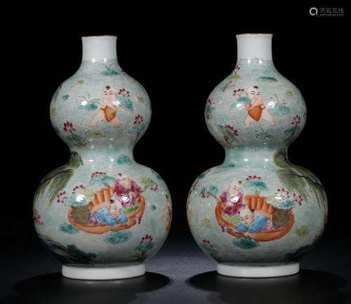 YONGZHENG MARK, PAIR OF CHINESE FAMILLE ROSE GOURD VASE