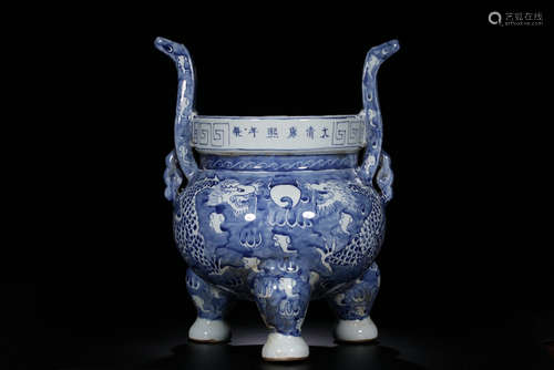 KANGXI MARK, CHINESE BLUE & WHITE TRIPOD CENSER