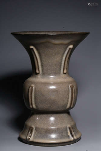 CHINESE GUAN WARE VASE