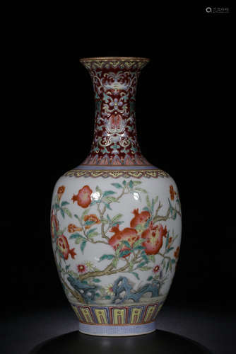 JIAQIANG MARK, CHINESE FAMILLE ROSE VASE