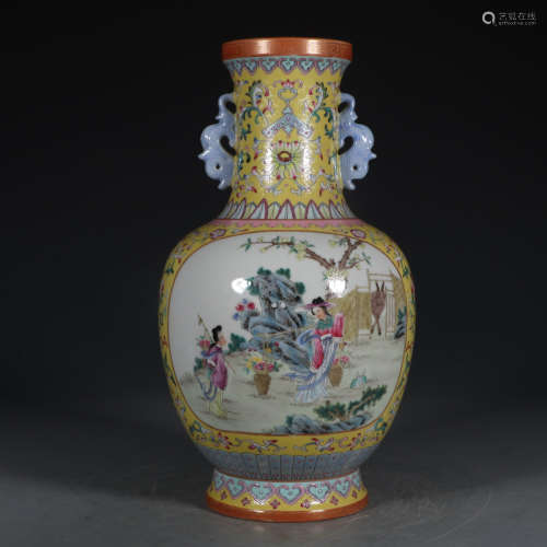 Chinese Famille Rose Gold Painted Porcelain Binaural Bottle