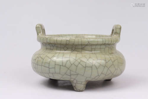Chinese Ge Kiln Porcelain Tripod Furnace