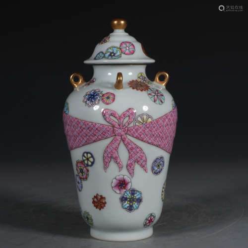 Chinese Famille Rose Gold Painted Porcelain Cover Jar