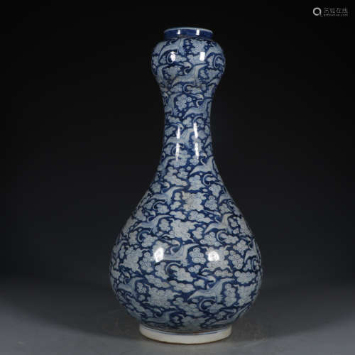 Chinese Blue And White Porcelain Garlic Bottle