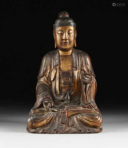 AN ANTIQUE CHINESE PARCEL GILT AND CARVED WOOD FIGURE