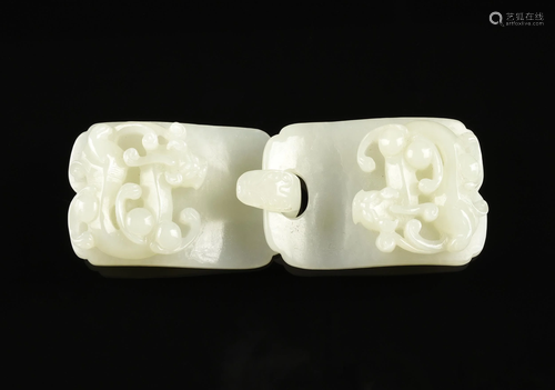 A CHINESE PALE CELADON GREEN JADEITE JADE BELT BUCKLE,