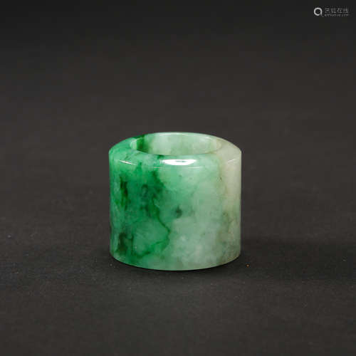 CHINESE EMERALD THUMB RING, QING DYNASTY