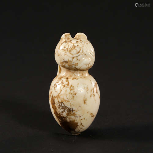 CHINESE RED MOUNTAIN CULTURE CHI KU PAI JADE SILKWORM SCULPTURE