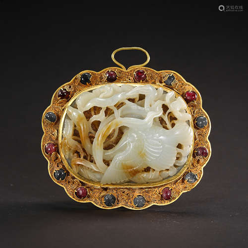 CHINESE PURE GOLD FILIGREE INLAID HETIAN JADE BELT HOOK, MING DYNASTY