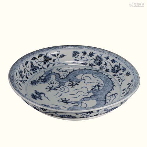 CHINESE BLUE AND WHITE DRAGON PATTERN PLATE, YUAN DYNASTY