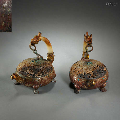 A PAIR OF CHINESE GOLD AND SILVER INLAID HETIAN JADE FURNACES, HAN DYNASTY