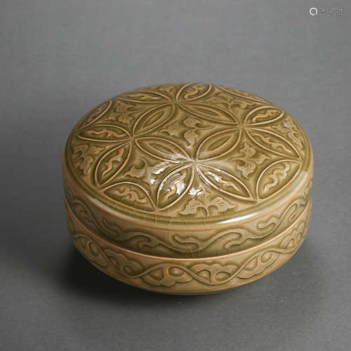 CHINESE YAOZHOU WARE POWDER BOX, SONG D