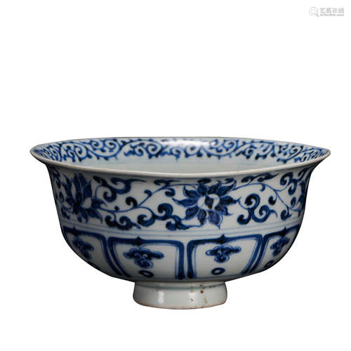 CHINESE MING DYNASTY BLUE AND WHITE BOWL