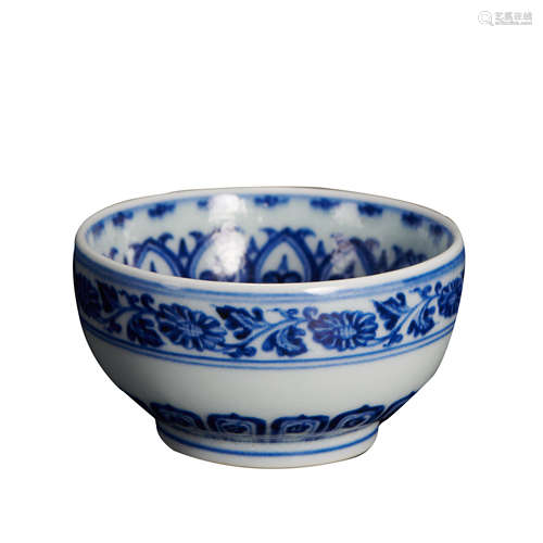 CHINESE MING DYNASTY BLUE AND WHITE BOWL