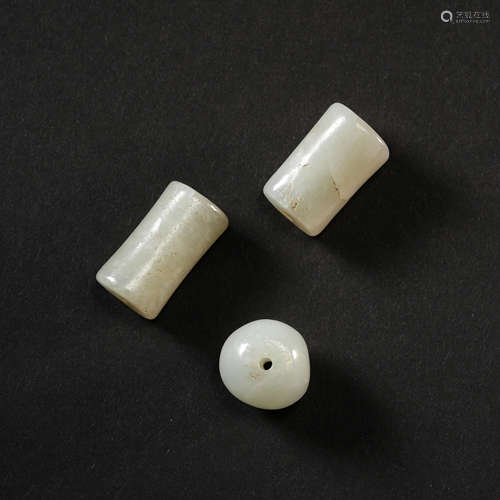 GROUP (3) OF HETIAN JADE BEADS, LIAO DYNASTY, CHINA