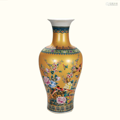 CHINESE QING DYNASTY VASE