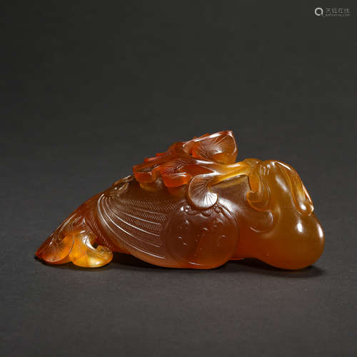 CHINESE MING DYNASTY AGATE BIRD