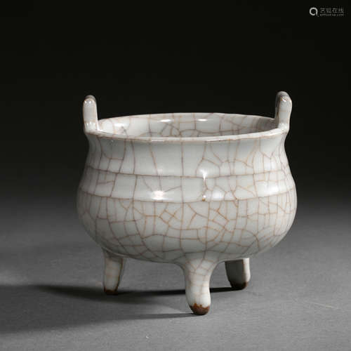 CHINESE IMITATION OFFICIAL GLAZE THREE-LEGGED FURNACE, QING D