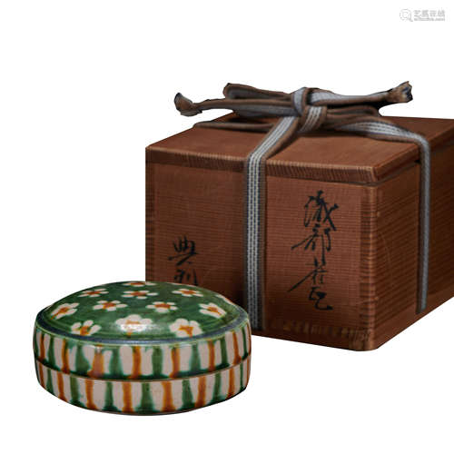 CHINA THREE-COLOR POWDER BOX, TANG DYNASTY