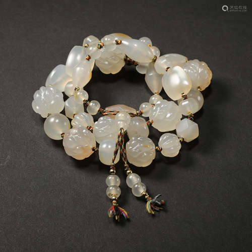 CHINESE WHITE AGATE NECKLACE, LIAO AND JIN D.