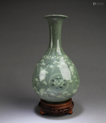 A Korean Porcelain Vase
